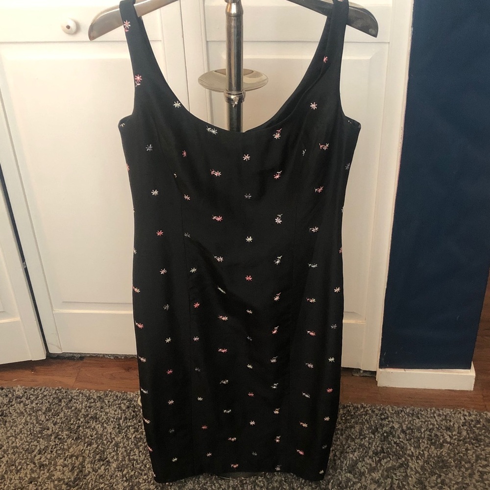 Silk Laundry by Shelli Segal Black Sleeveless Floral-Embroidered Dress